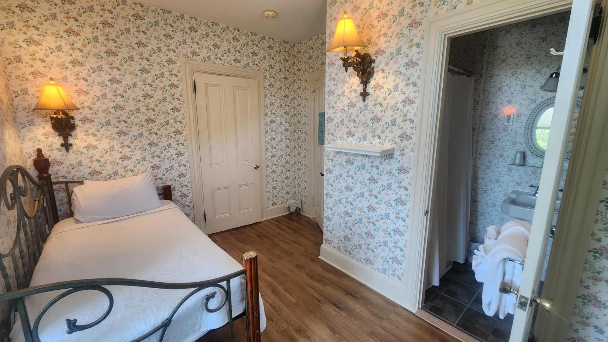 Greystone Manor Bed & Breakfast Bird-in-Hand Dış mekan fotoğraf